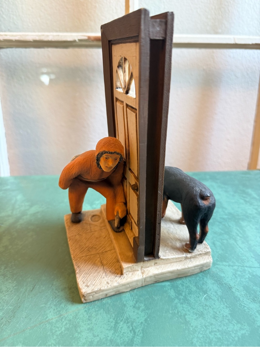 Vtg 1991 North Light “Intruder at the Door” Hand-Crafted Painted Sculpture